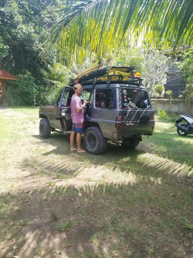 Mojosurf Camp Red Island Hotel Pasanggaran Exterior photo